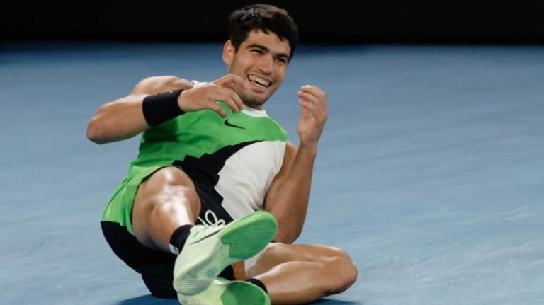 Carlos Alcaraz vs. Novak Djokovic score, result as Spanish phenom breaks 88-year record in Australian Open final